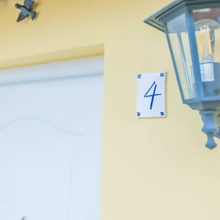 بيت للعطل Island